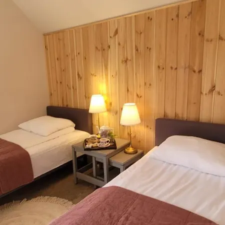 Stara Szafa - Komfortowy Dom Nad Jeziorem Hébergement de vacances *